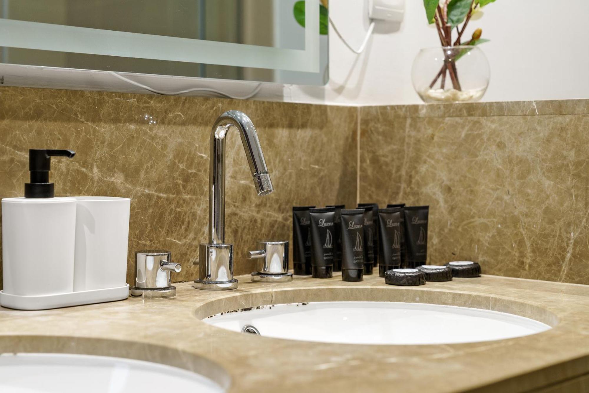 New! Luxury 3Bedroom With Spectacular Burj Views Downtown ドバイ エクステリア 写真